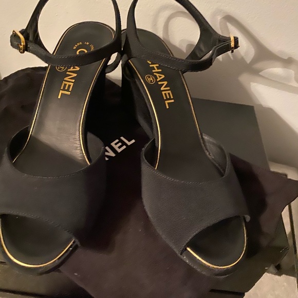 Shoes - Picture 9 of 11